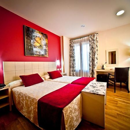 Hotel Condes De Castilla Сеговия Номер фото